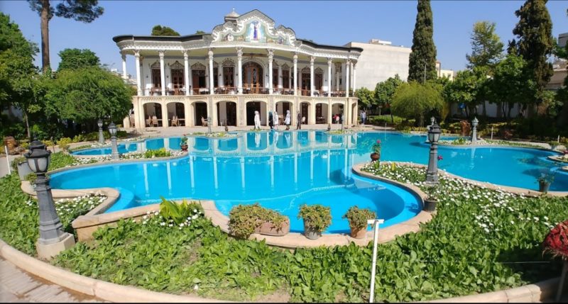 حوض زیبای عمارت شاپوری